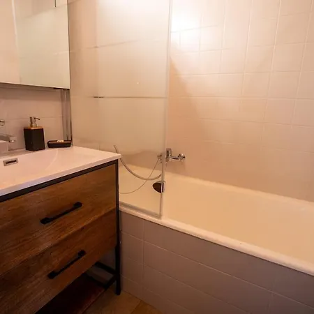 شقة Brotzet 08 - 3 With Character Ideally Located *